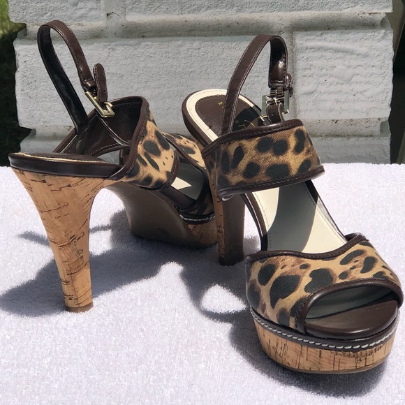 Shoes - Picture 2 of 8